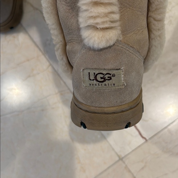 UGG Cozy Tan Shearling-Lined Women's Boots - Picture 3 of 13